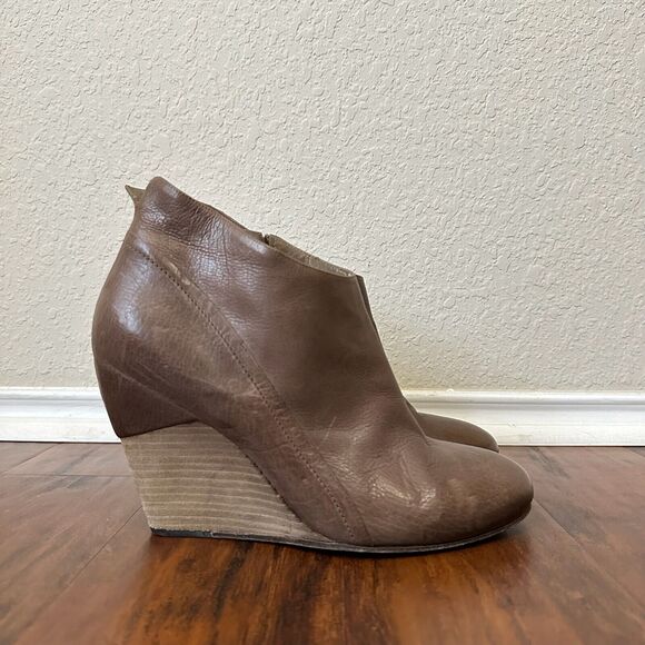 VIC MATIE Zip-Up Wedge Bootie in Brown Leather - Picture 1 of 11